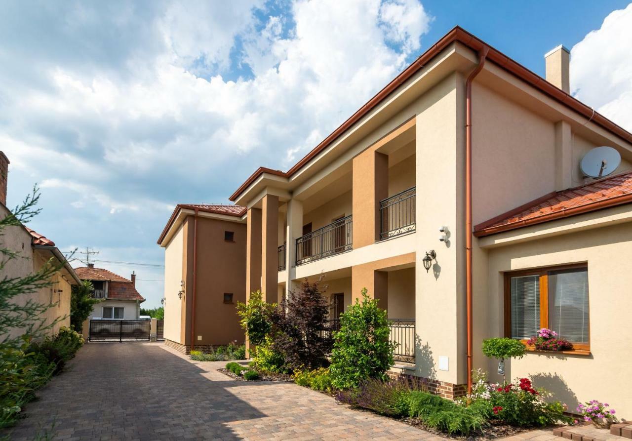 Villa Ephelia Dunajská Streda Dış mekan fotoğraf